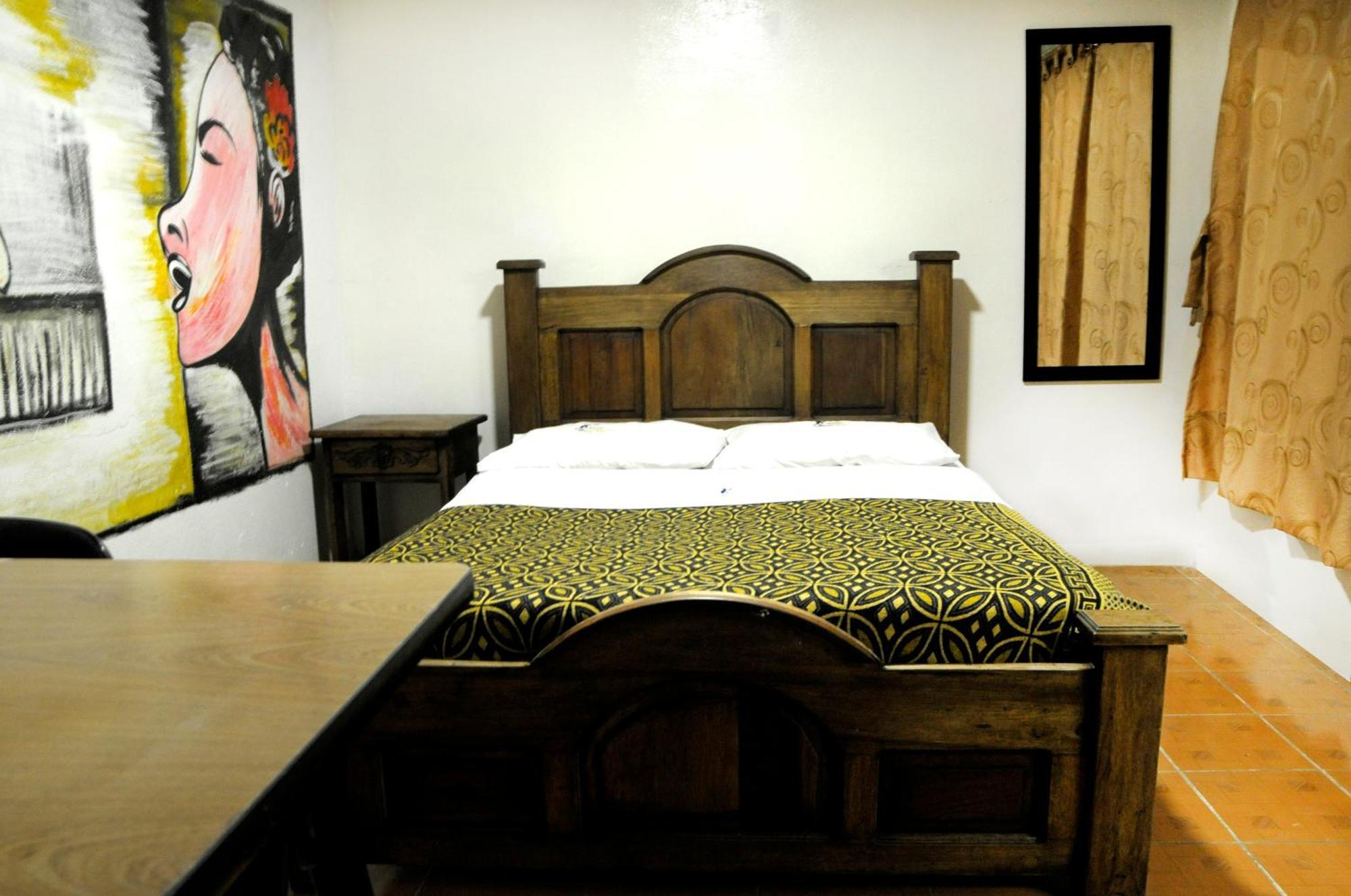 H C De Quevedo Hotel โบโกตา ภายนอก รูปภาพ